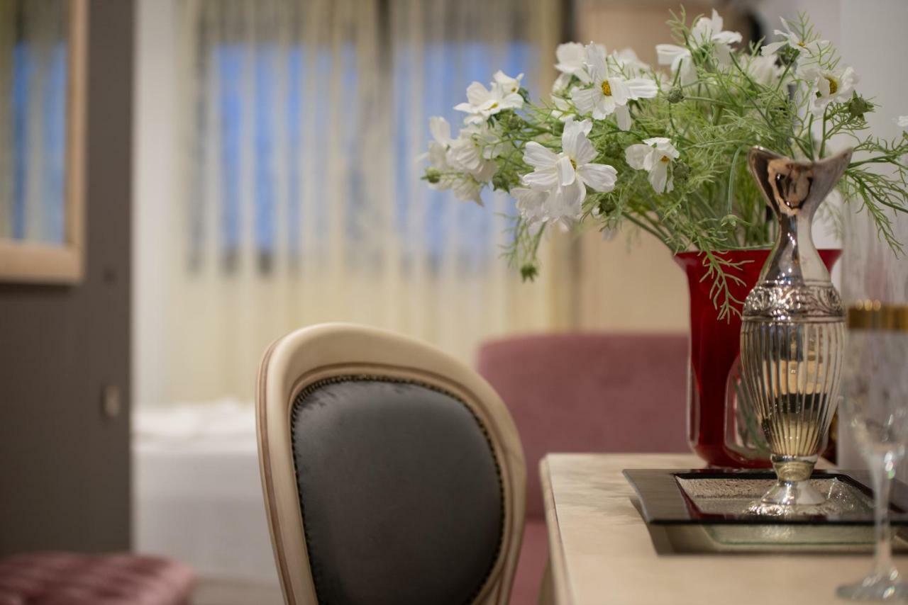 נאוס מרמרס Pela Veranda Exquisite Suites מראה חיצוני תמונה